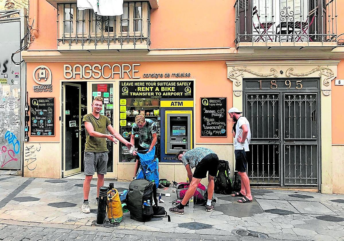 Luggage storage businesses boom in Malaga | Sur in English